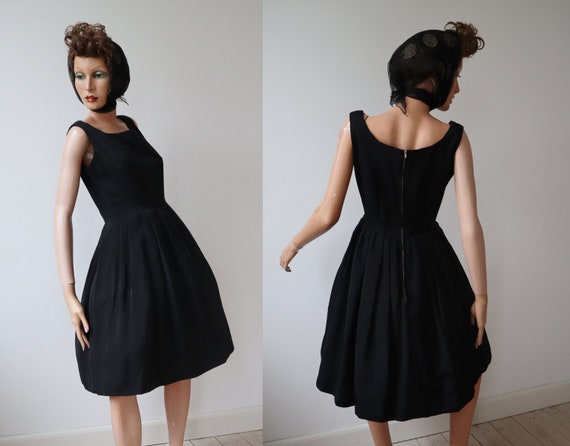 Black 50s Vintage Dress With Skirt // Little Black