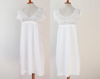 White Edwardian Vtg. Dress/Robe With Crocheted Top // Antique Cotton Dress // Size M