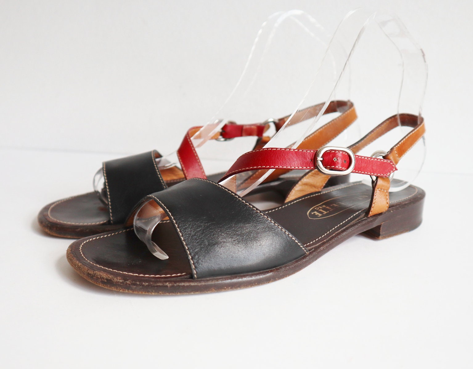 Flat Vtg. Leather Sandals // // Black Red Tanned - Etsy