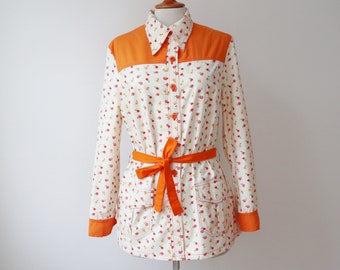 Ivory DEADSTOCK 70s Vtg. Blouse/Jacket // Orange Insert Big Collar & Red Yellow Flowers // Belted // 100% Cotton // Size M