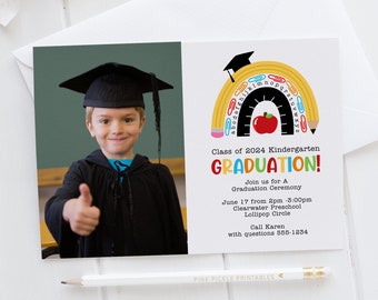 Faire-part de remise des diplômes préscolaires, Faire-part école arc-en-ciel, Faire-part préscolaire, Remise des diplômes de la maternelle, Faire-part de remise des diplômes | 794,2