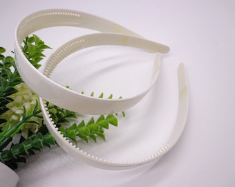 セール - 幅25mmの白いプラスチック製ヘッドバンド12個