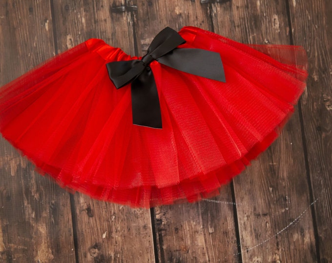 Red baby tutu or toddler tutu with black satin removable interchangeable bow / Red and Black Ladybug Tutu / first birthday / newborn tutu