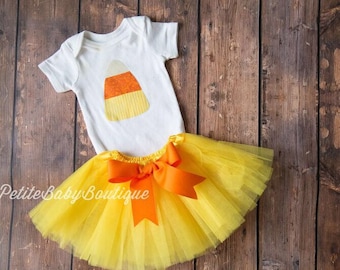 Candy Corn bodysuit with matching tutu / halloween bodysuit / baby halloween outfit / baby girl halloween / baby girl halloween