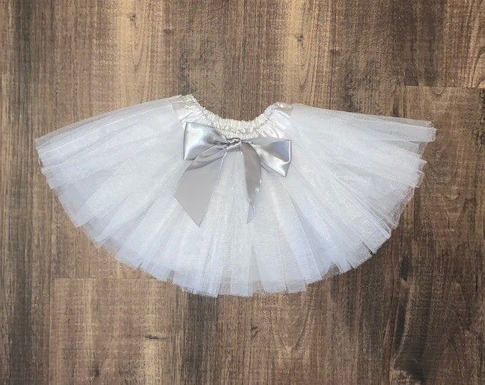 White infant or toddler tutu with silver satin removable or interchangeable bow / white tutu / cake smash tutu / Christmas tutu / baptism