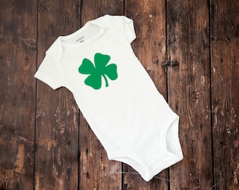 Green shamrock baby bodysuit for baby boy or baby girl! St. Patrick's day gender neutral baby bodysuit kelly Green Clover 4 leaf clover