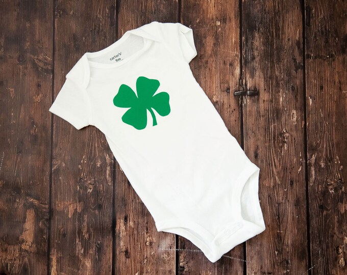 Green shamrock baby bodysuit for baby boy or baby girl! St. Patrick's day gender neutral baby bodysuit kelly Green Clover 4 leaf clover