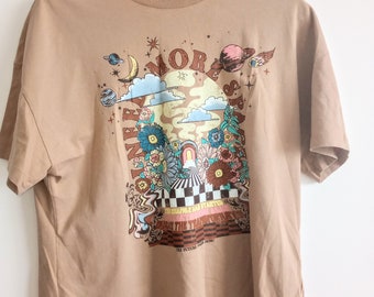 Brown graphic logo tee shirt / casual / boho