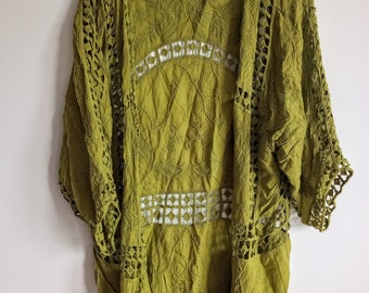 Stunning green embroidery kimono / bohemian/ holiday / casual