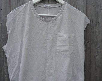 Grey sleeveless tee shirt / top  with front pocket/ basics / Boho / summer / tops / crop tops
