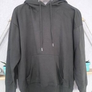 Green hoodie with front pockets / autumn / street wear image 8