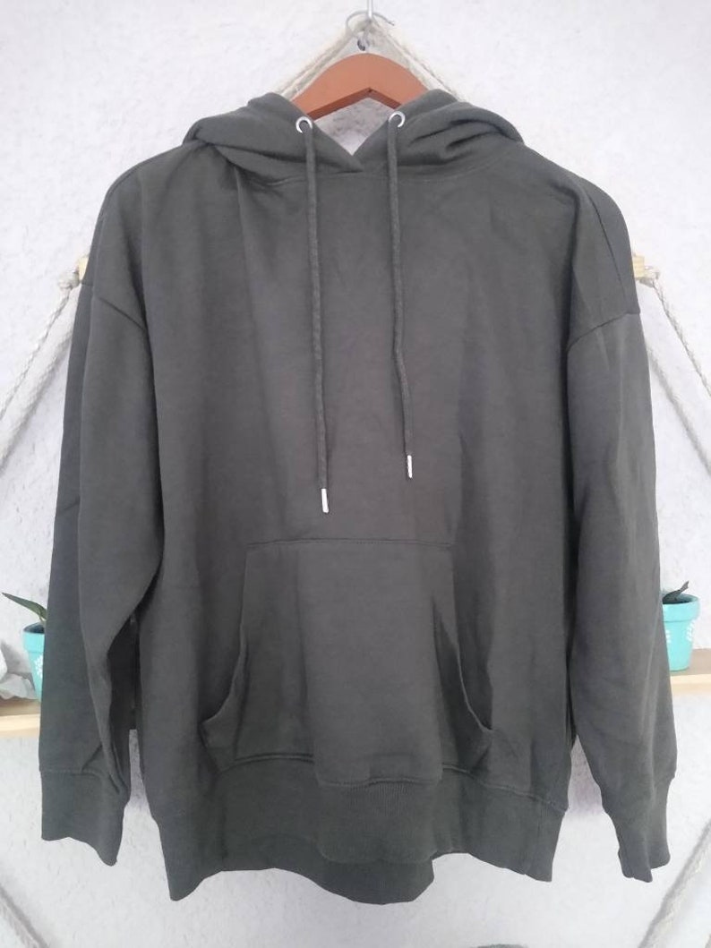 Green hoodie with front pockets / autumn / street wear image 8