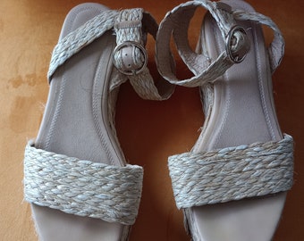 Boho/ straw / raffia style Strap buckle wedge Sandals Size 4
