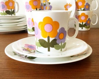 Vintage Dolly Days Coffee Cup Set with Cup, Saucer and Plate, 1960s Flower Power, John Russell Design, Hostess Tableware