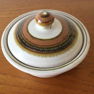 Vintage Chris Aston Deckelform, Elkesley Studio Pottery, Steingut-Auflaufform mit Deckel, hergestellt in England