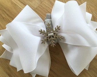 White Snow Flake Bow for your own dog's collar, white dog bow, Xmas, holiday, festive, winter, fun, 4 sizes, removable
