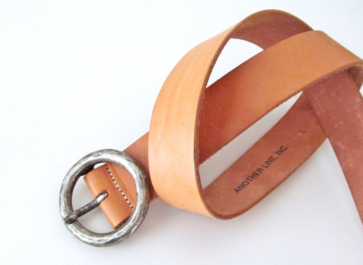 Vintage Tan Leather and Tri Tone Hammered Metal Buckle Belt Size XS-S Adjustable Thick Beige Tan Suede Leather Heavy Duty Solid Brass Buckle  main image 2