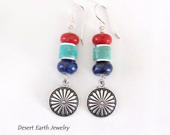 Boucles d'oreilles concho avec turquoise, corail rouge et lapis, style Sundance / bijoux du sud-ouest, boucles d'oreilles pendantes bohèmes colorées du sud-ouest