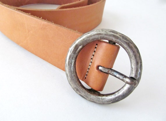 Vintage Tan Leather Belt: Hammered Silver Tone Buckle  display picture 1