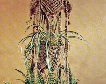 VINtAGE 1970's MaCRAME HaNGING POt PlanT HolDer or BaSket TRIPLe Rowed BeAded Size ? Cms 5/32 Jute - MacRAMe Pattern PdF Instant Download