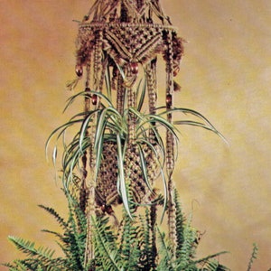 VINtAGE 1970's MaCRAME HaNGING POt PlanT HolDer or BaSket TRIPLe Rowed BeAded Size ? Cms 5/32 Jute - MacRAMe Pattern PdF Instant Download