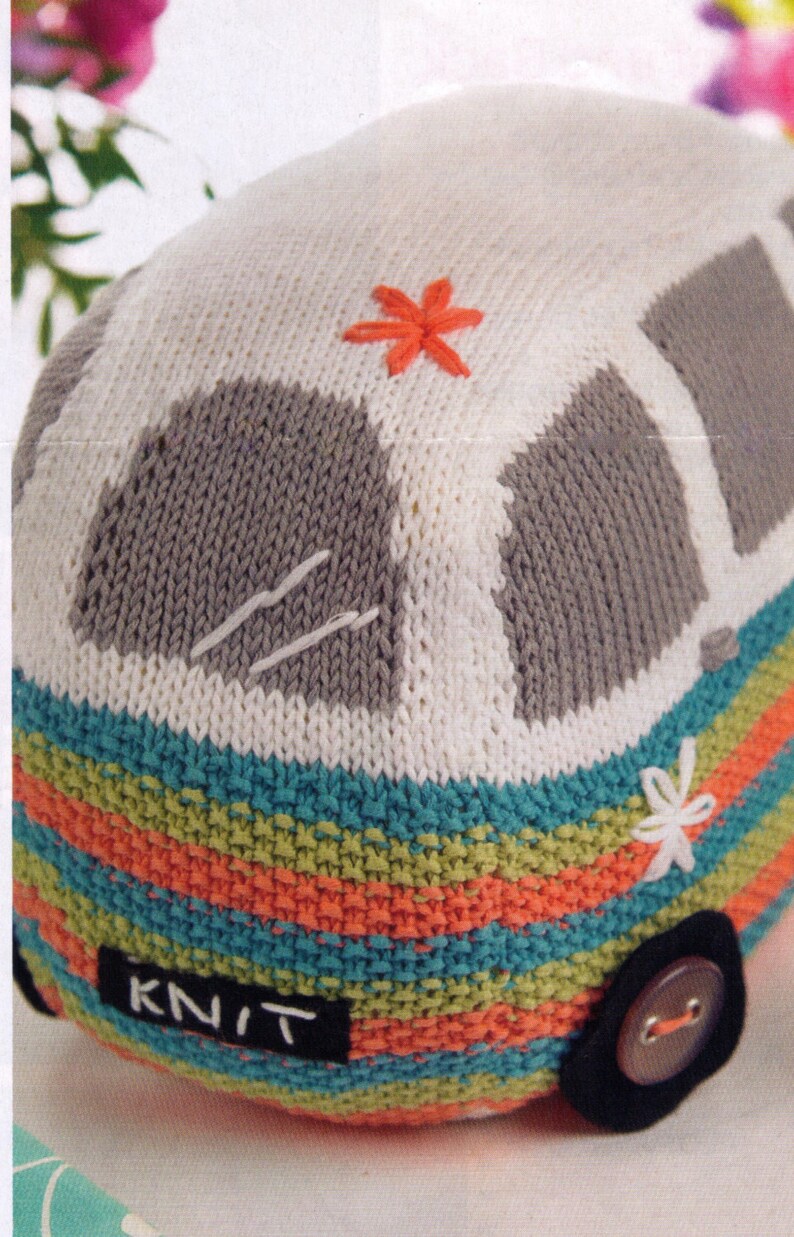 VINTaGE ThE VEE DuB Vw ReTro CaMper DOoR SToP CUSHIoN RetrO StYle 4 YoUr HoMe 41 Cm'S-Great 2 USe Up WOoL 8PLy-Knitting Pdf Instant Pattern image 2