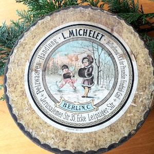 Runde Pappschachtel L. Michelet Pelzwaren Werbung Berlin um 1900 VINTAGE