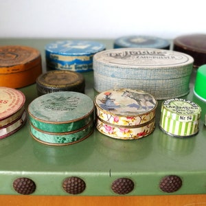 12 ronde blikken dozen historische verpakkingsbundel VINTAGE van rond 1900