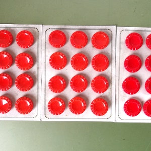 12 Knöpfe aus Glas auf Pappe VINTAGE in dunklem orange oder rot wählbar