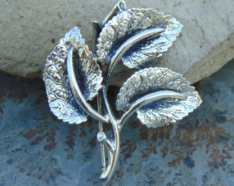Danecraft ~ vintage Sterling Silver Three Leaf Pin / Broche