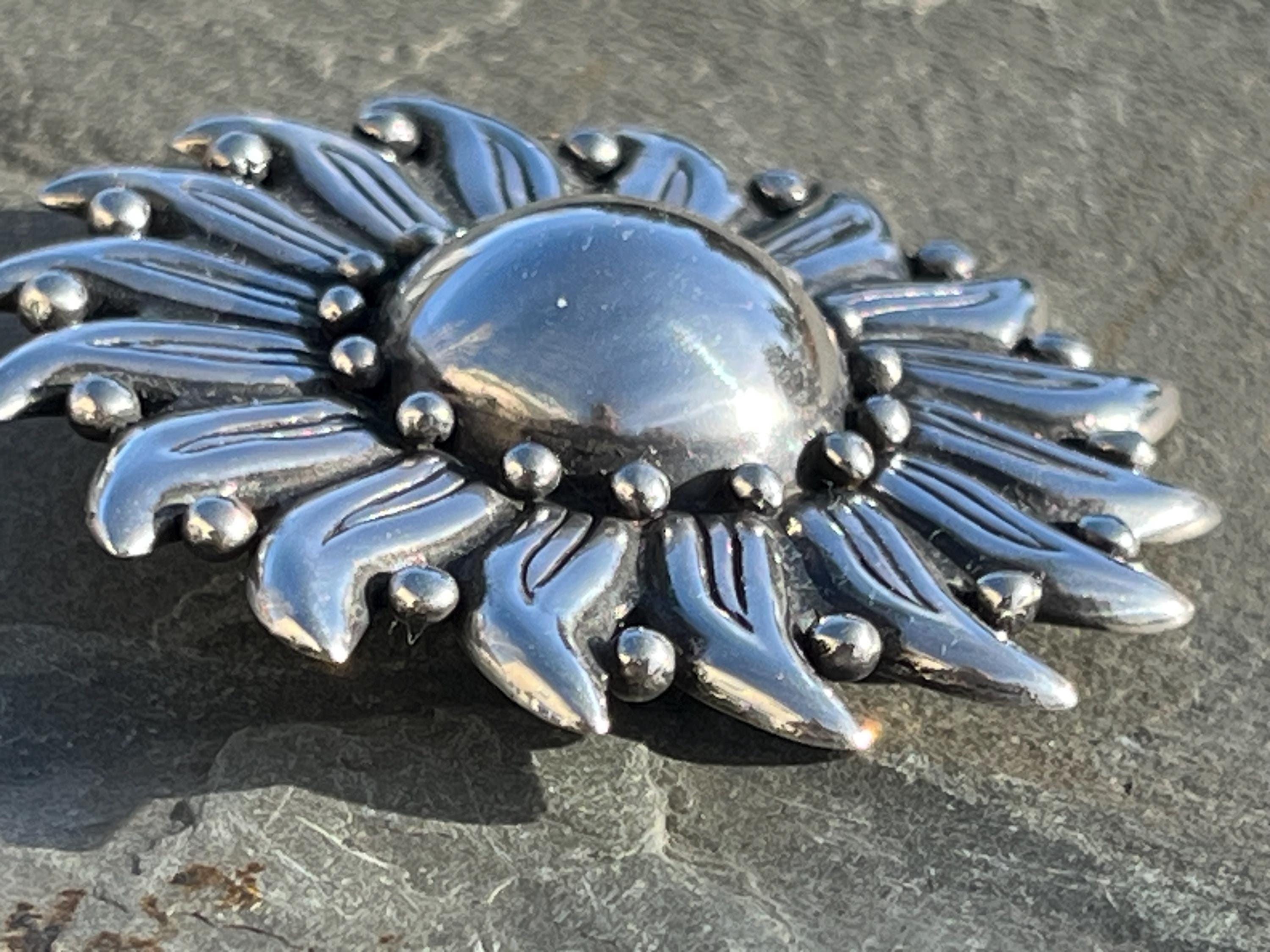 Hector Aguilar ~ Vintage Taxco 940 Silver Large Sunflower