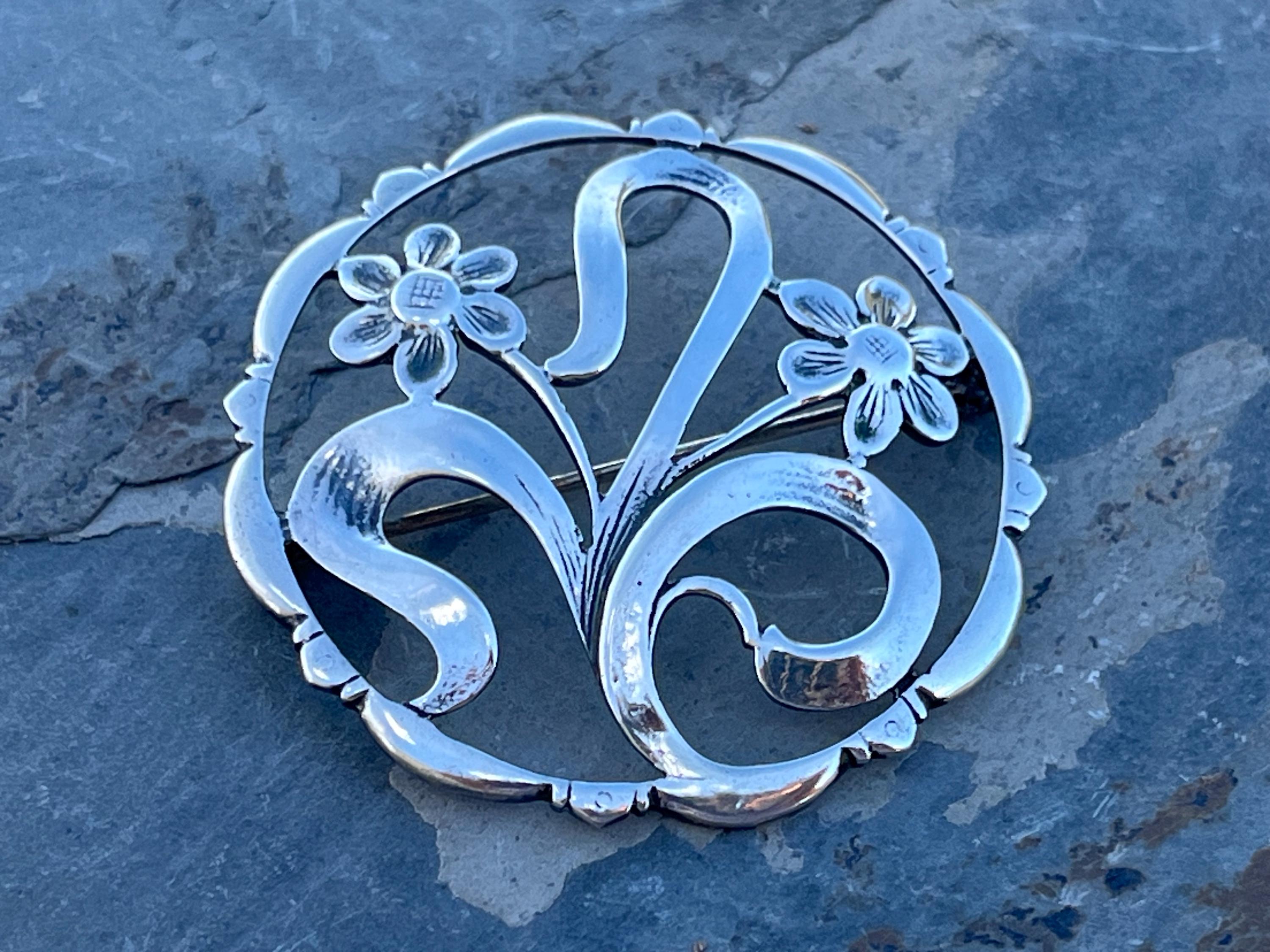 Baur Sterling ~ ヴィンテージ シルバー 円形花柄ブローチ / ピン 1940