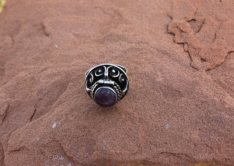 Vintage Mexico Sterling and Amethyst Adjustable Poison Ring with Secret Hinged Compartment c. 1950's image 9