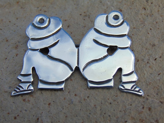 Artemio Navarrete ~ Vintage Taxco 980 Silver Siesta Pin / Brooch with C Clasp - c.  1930's