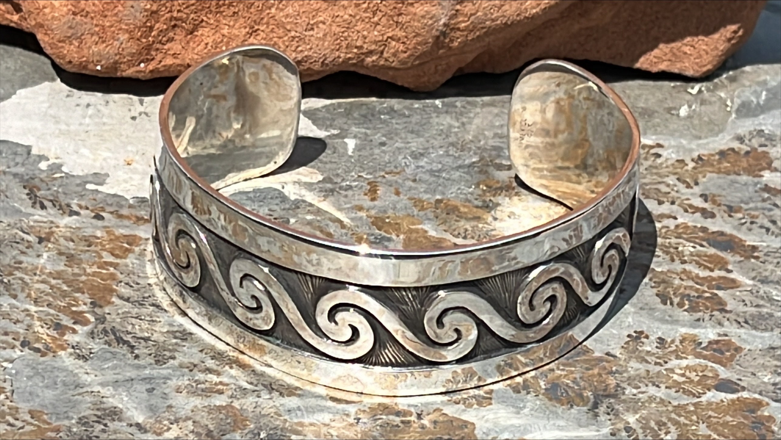 Vintage Rajasthani Sterling Silver Heart Swirl Cuff Bracelet Vintage Rajasthani Sterling Silver Heart Swirl Cuff Bracelet