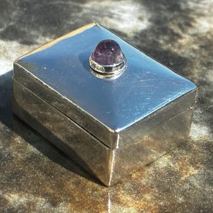 Damaso Gallegos Vintage Taxco 980 Silver Hinged Pill Box with Amethyst c. 1940's