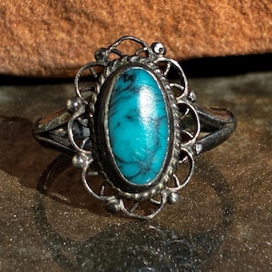 Vintage Mexico Sterling and Oval Turquoise Small Split Band Ring Size 6.5