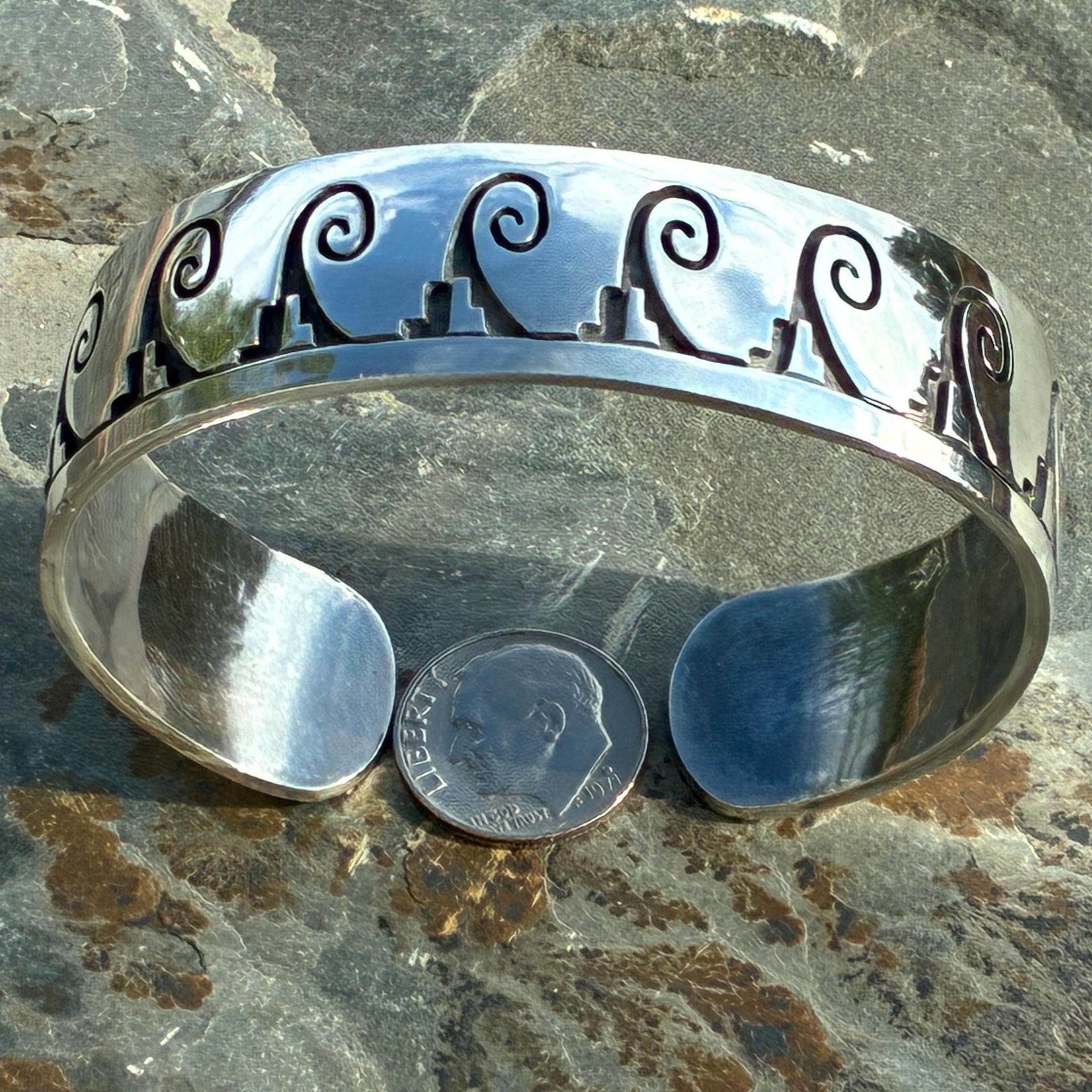 HOPI Gene Pooyouma シルバー 波柄 デザイン バングル Gene Pooyouma Vintage Hopi Big Waves Vintage Sterling Silver