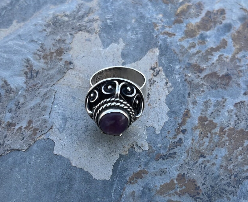 Vintage Mexico Sterling and Amethyst Adjustable Poison Ring with Secret Hinged Compartment c. 1950's image 10