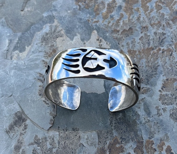 Detailed Wide Vintage Hopi Native American Jewelry Silver Paw Ring Old Detailed Wide Vintage Hopi Native American Jewelry Silver Paw Ring Old