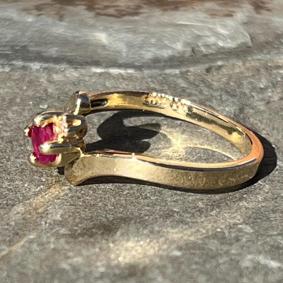 Vintage 14k Solid Yellow Gold Ruby Ring with Diam… - image 4