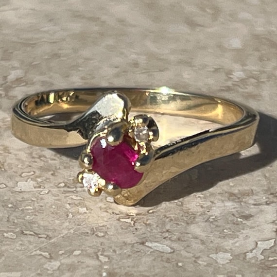 Vintage 14k Solid Yellow Gold Ruby Ring with Diam… - image 7