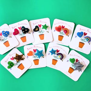 Broches Duo Corazones para maestras, niñera y profesores, pintados a mano.