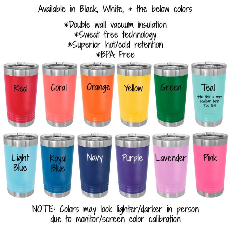 Puede incluir: Una colecci&oacute;n de vasos aislados en varios colores, incluyendo rojo, coral, naranja, amarillo, verde, turquesa, azul claro, azul real, marino, morado, lavanda y rosa. Cada vaso tiene una tapa plateada y el nombre de su color. El texto indica aislamiento al vac&iacute;o de doble pared.
