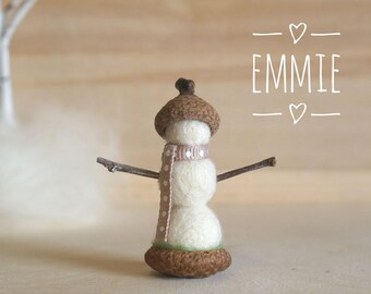 miniature snowman, needle felted snowman, felt snowman, Christmas, acorn cap, nature, tiny snowman, winter decor, hostess gift, fairy garden