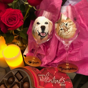 WINE GLASS with your pet&#39;s custom painted portrait