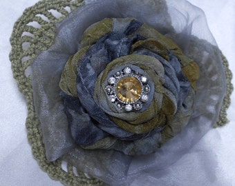 Shabi Shik Brooch, Textile Brooch with Handmade Cotton Lace, Romantic Style