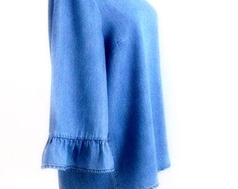 Romantic denim blouse, shirt with 3/4 sleeves with ruffles, vintage shirt, Size M