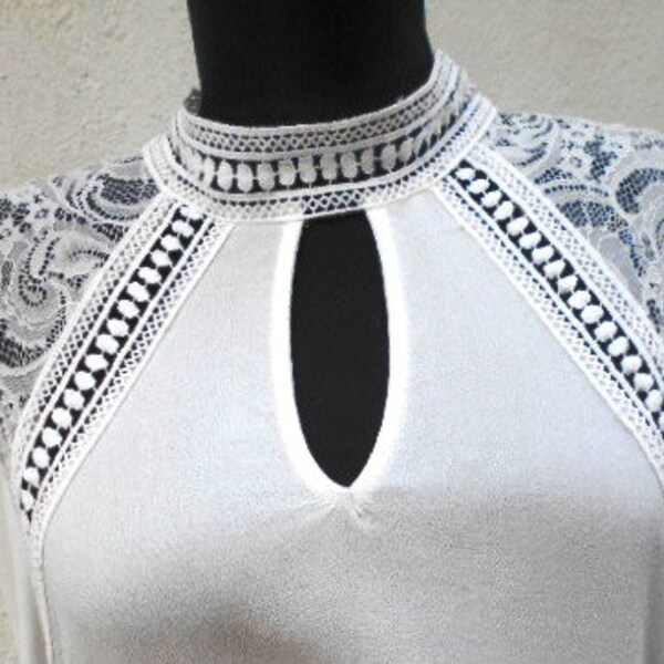 Blusa blanca vintage, túnica blanca aristocrática hecha de seda y encaje
