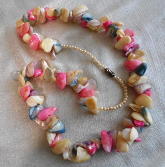 Vintage 90's jewelry necklace, necklace of ocean shells